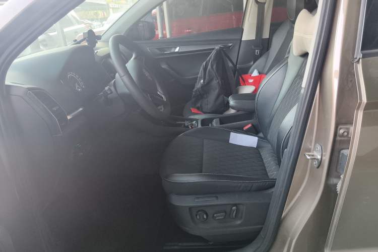 Used Skoda Karoq 2021 TSI280 Technology Edition Left Front Seat