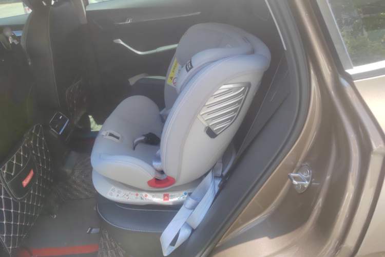 Used Skoda Karoq 2021 TSI280 Technology Edition Left Rear Seat