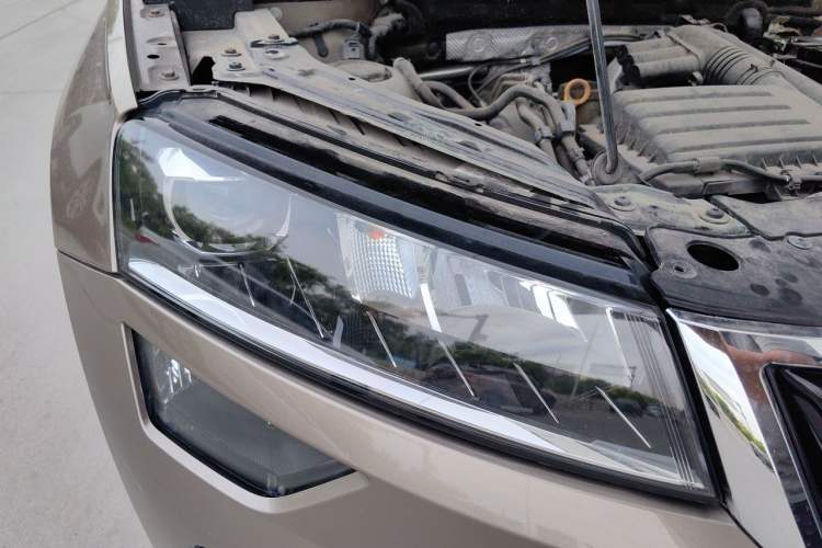 Used Skoda Karoq 2021 TSI280 Luxury Edition Right Front Headlight