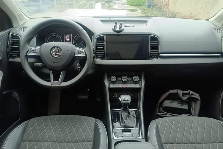 Used Skoda Karoq 2021 TSI280 Luxury Edition Center Console