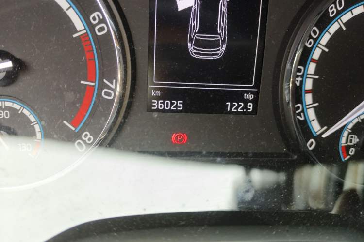 Used Skoda Karoq 2021 TSI280 Luxury Edition Odometer Close Up