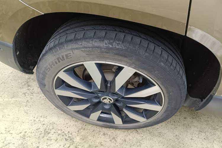 Used Skoda Karoq 2021 TSI280 Luxury Edition Right Rear Wheel Hub