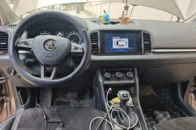 Used Skoda Karoq 2021 TSI280 Luxury Edition Center Console