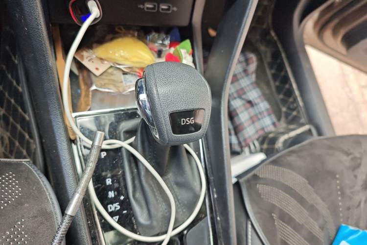 Used Skoda Karoq 2021 TSI280 Luxury Edition Gear Lever