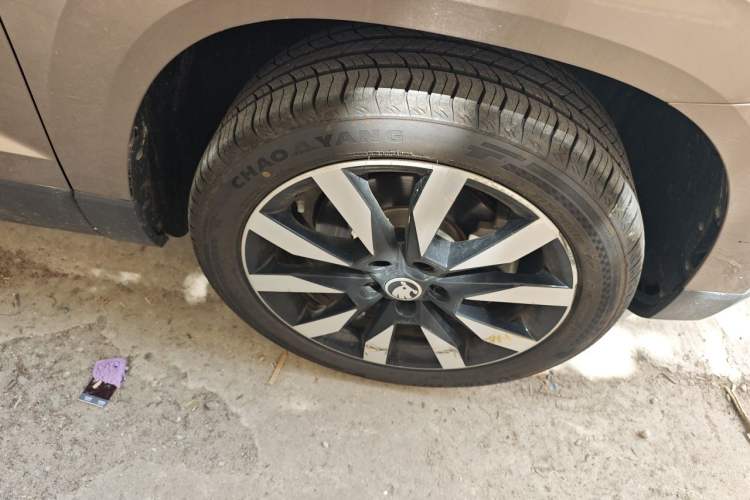 Used Skoda Karoq 2021 TSI280 Luxury Edition Right Front Wheel Hub