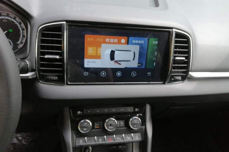 Used Skoda Karoq 2021 TSI280 Luxury Edition Audio And AC Panel