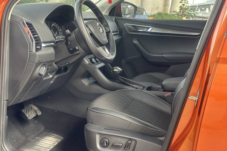 Used Skoda Karoq 2021 TSI280 Luxury Edition Interior 2
