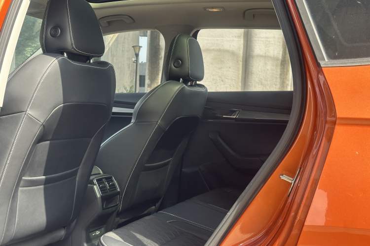 Used Skoda Karoq 2021 TSI280 Luxury Edition Interior 3