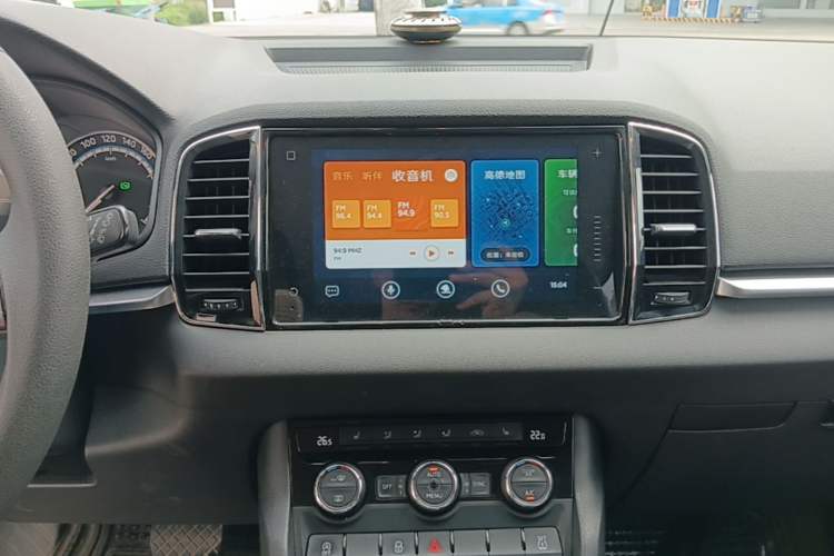 Used Skoda Karoq 2021 TSI280 Technology Edition Audio And AC Panel
