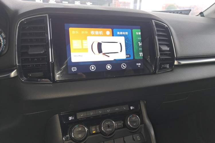 Used Skoda Karoq 2021 TSI280 Technology Edition Audio And AC Panel
