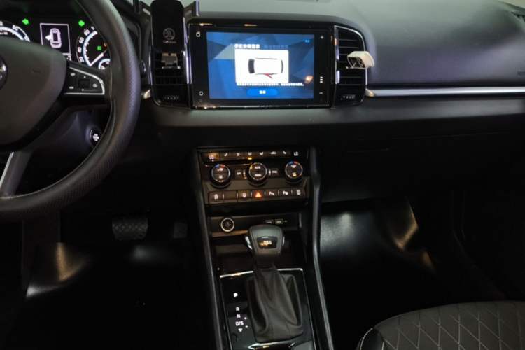 Used Skoda Karoq 2021 TSI280 Luxury Edition Audio And AC Panel