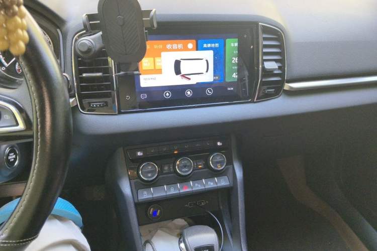 Used Skoda Karoq 2021 TSI280 Luxury Edition Audio And AC Panel