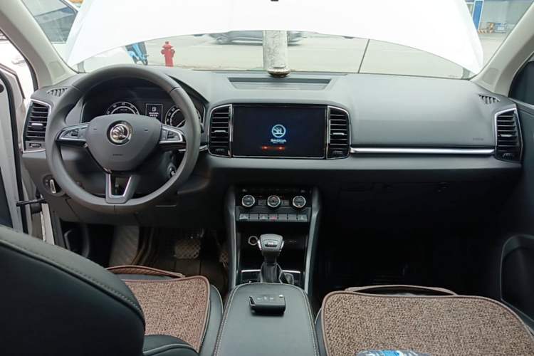Used Skoda Karoq 2021 TSI280 Technology Edition Center Console