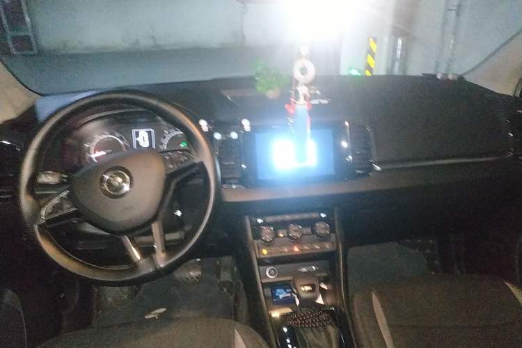 Used Skoda Karoq 2021 TSI280 Luxury Edition Center Console