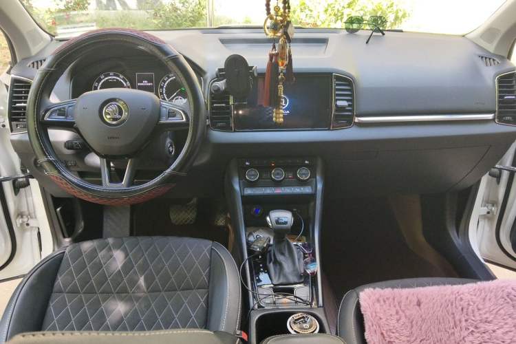Used Skoda Karoq 2021 TSI280 Luxury Edition Center Console