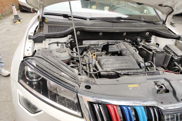 Used Skoda Karoq 2021 TSI280 Luxury Edition Engine Bay Right
