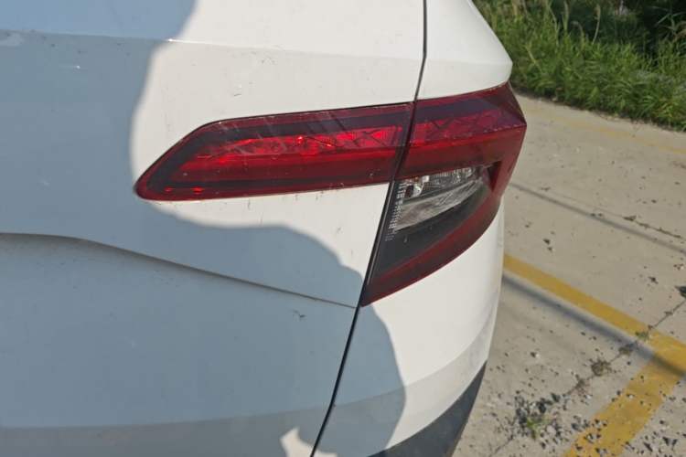 Used Skoda Karoq 2021 TSI280 Technology Edition Exterior 3