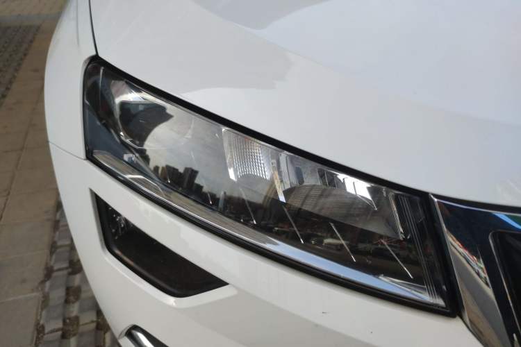 Used Skoda Karoq 2021 TSI280 Luxury Edition Exterior 6