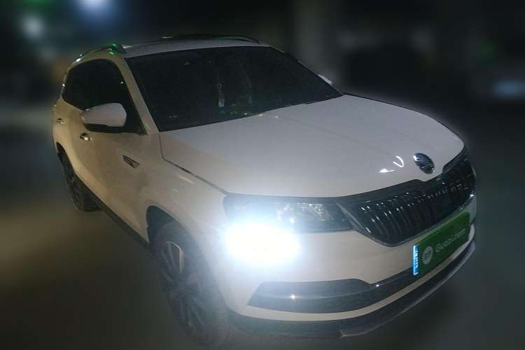 Used Skoda Karoq 2021 TSI280 Luxury Edition Front Right 45 Deg