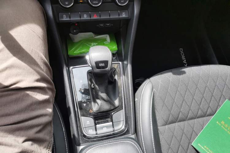 Used Skoda Karoq 2021 TSI280 Technology Edition Gear Lever