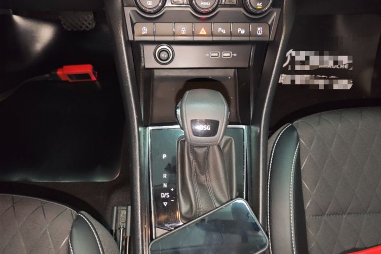 Used Skoda Karoq 2021 TSI280 Luxury Edition Gear Lever