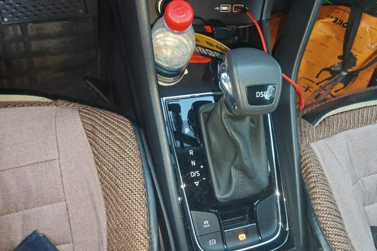 Used Skoda Karoq 2021 TSI280 Luxury Edition Gear Lever
