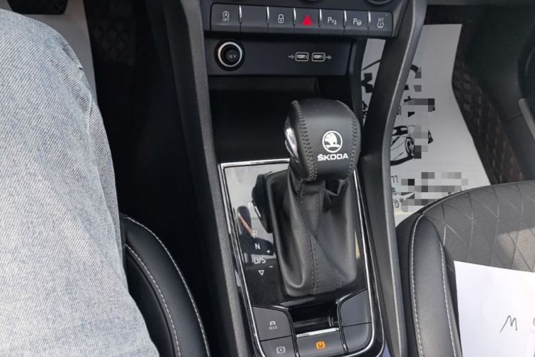 Used Skoda Karoq 2021 TSI280 Luxury Edition Gear Lever