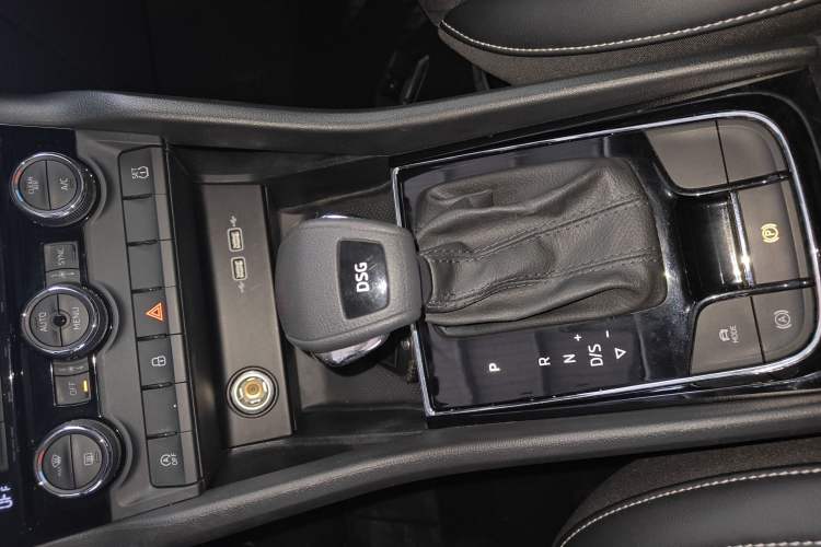 Used Skoda Karoq 2021 TSI280 Technology Edition Gear Lever