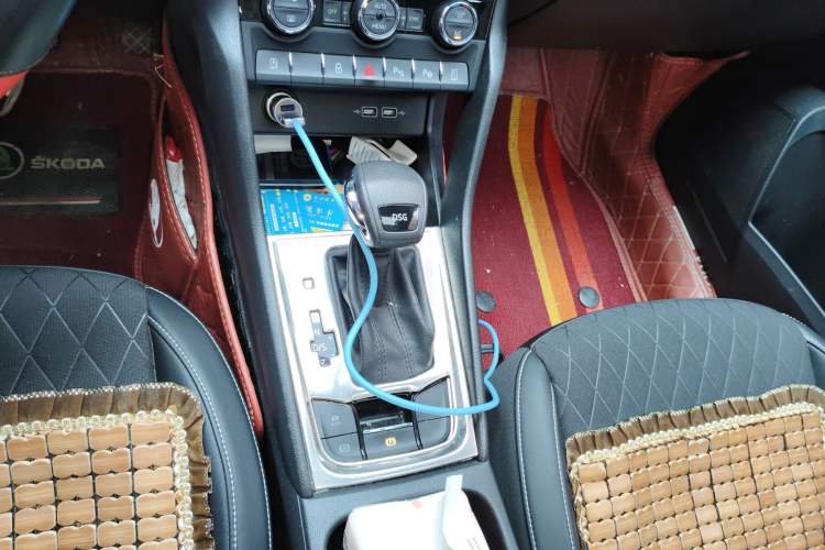 Used Skoda Karoq 2021 TSI280 Luxury Edition Gear Lever