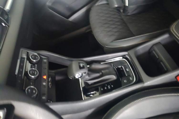 Used Skoda Karoq 2021 TSI280 Technology Edition Gear Lever