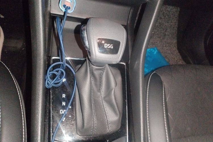 Used Skoda Karoq 2021 TSI280 Luxury Edition Gear Lever