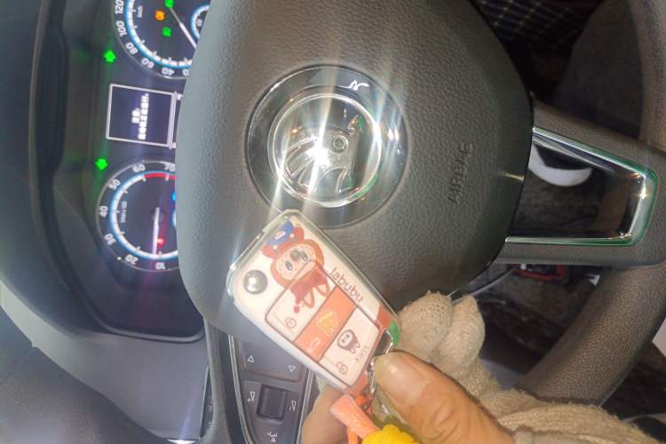 Used Skoda Karoq 2021 TSI280 Technology Edition Interior 1