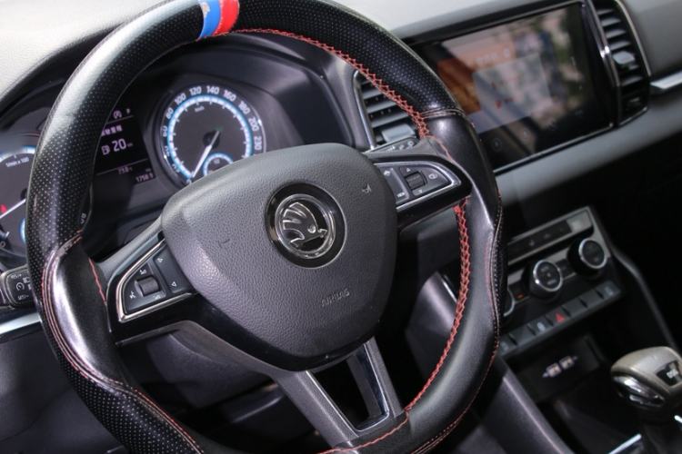 Used Skoda Karoq 2021 TSI280 Technology Edition Interior 1