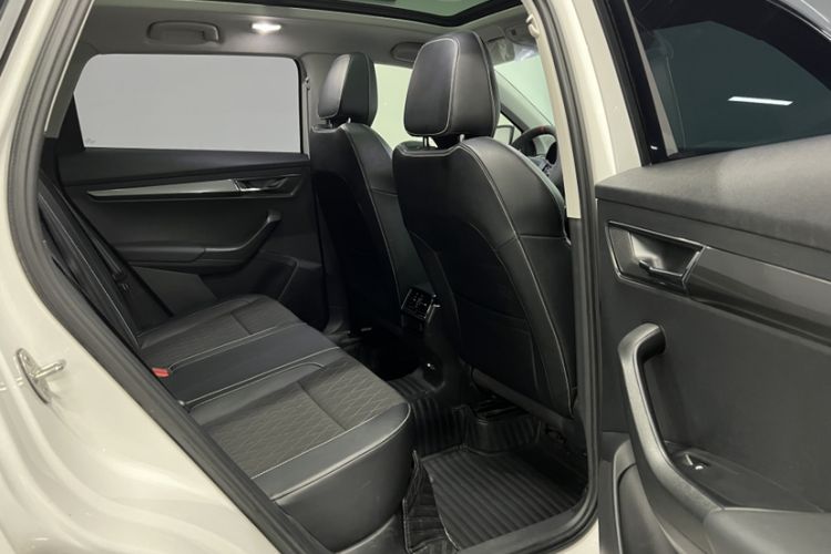 Used Skoda Karoq 2021 TSI280 Luxury Edition Interior 10