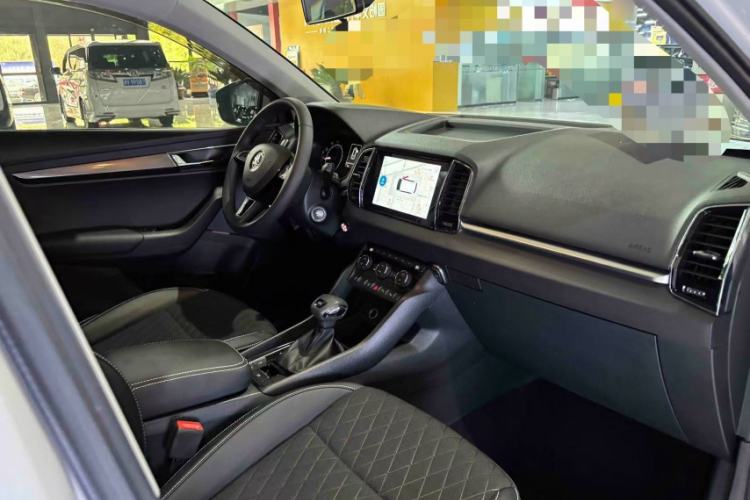 Used Skoda Karoq 2021 TSI280 Luxury Edition Interior 10