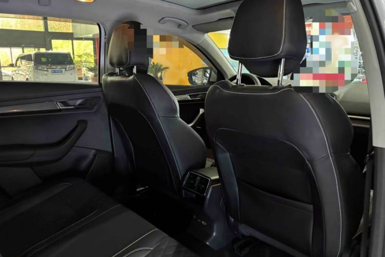 Used Skoda Karoq 2021 TSI280 Luxury Edition Interior 12