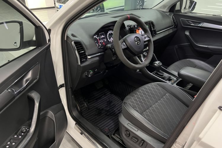 Used Skoda Karoq 2021 TSI280 Luxury Edition Interior 5