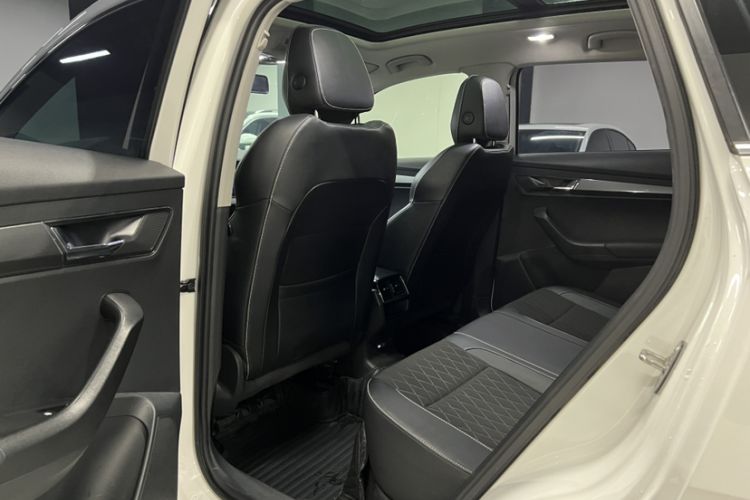 Used Skoda Karoq 2021 TSI280 Luxury Edition Interior 7