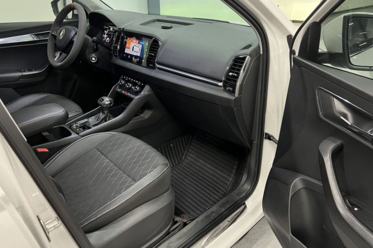 Used Skoda Karoq 2021 TSI280 Luxury Edition Interior 9