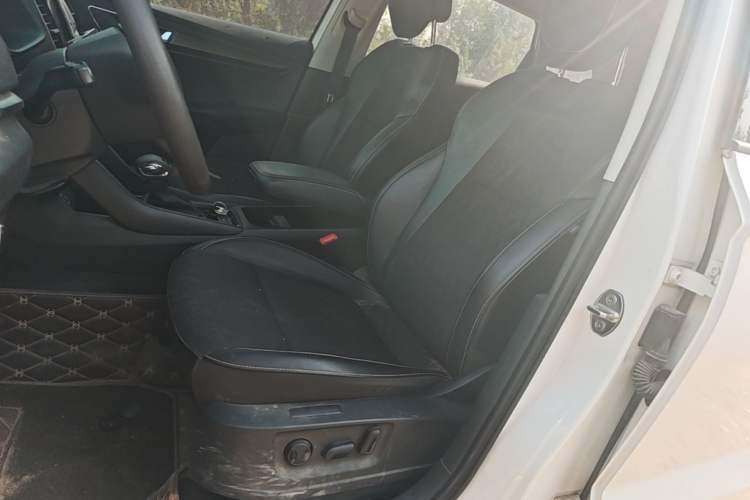 Used Skoda Karoq 2021 TSI280 Technology Edition Left Front Seat