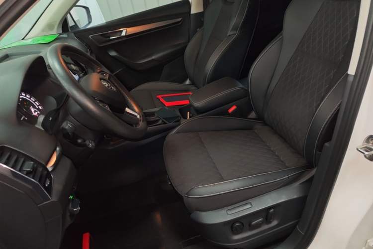 Used Skoda Karoq 2021 TSI280 Luxury Edition Left Front Seat