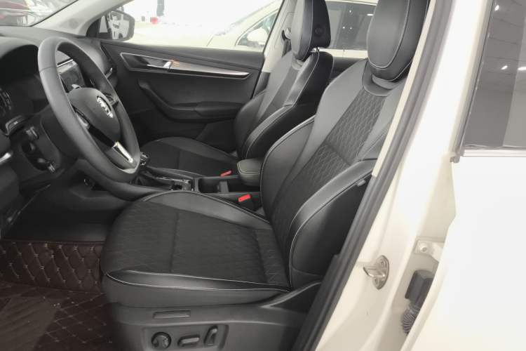 Used Skoda Karoq 2021 TSI280 Luxury Edition Left Front Seat