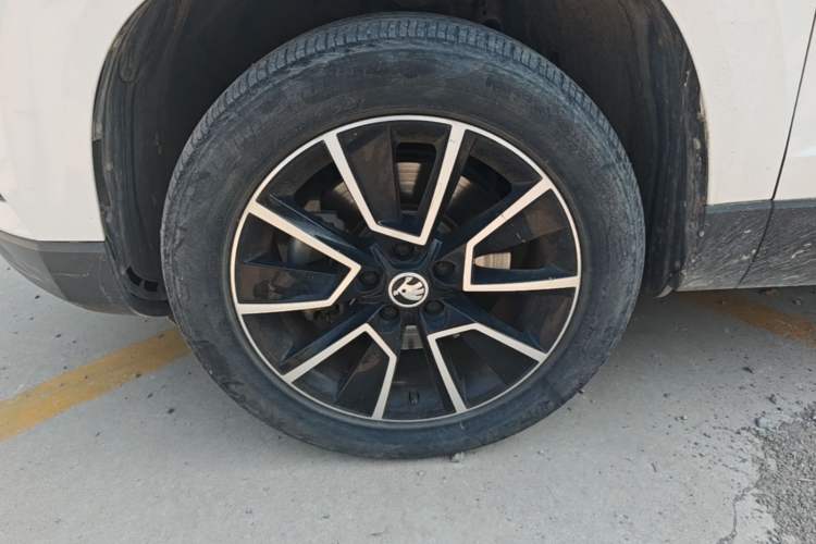 Used Skoda Karoq 2021 TSI280 Technology Edition Left Front Wheel Hub