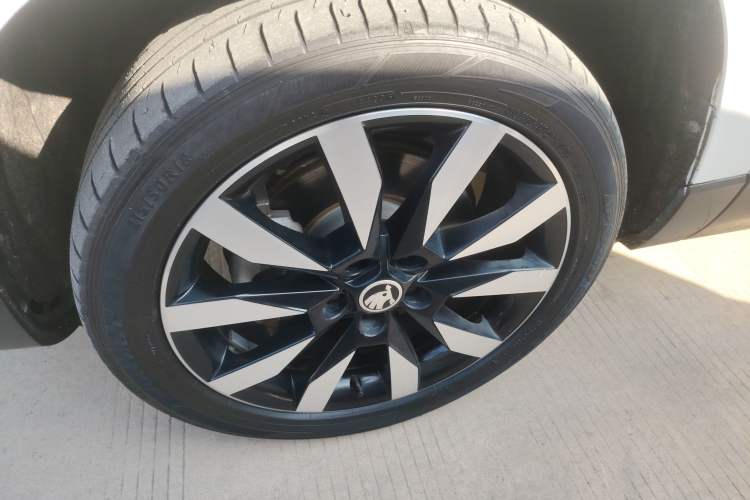 Used Skoda Karoq 2021 TSI280 Luxury Edition Left Front Wheel Hub