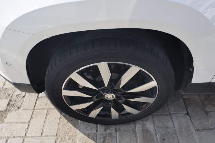 Used Skoda Karoq 2021 TSI280 Luxury Edition Left Front Wheel Hub