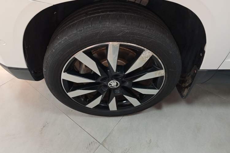 Used Skoda Karoq 2021 TSI280 Luxury Edition Left Front Wheel Hub