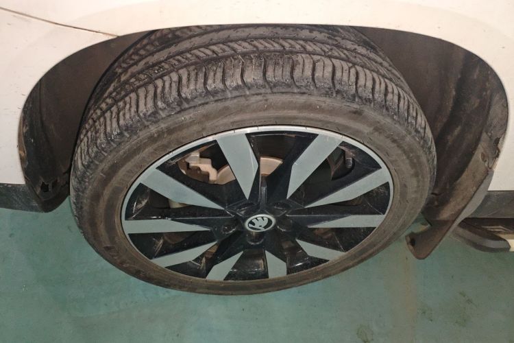Used Skoda Karoq 2021 TSI280 Luxury Edition Left Front Wheel Hub
