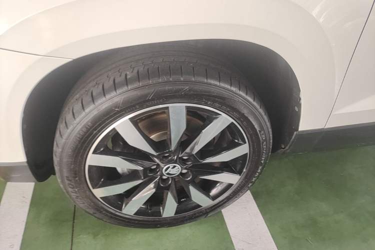 Used Skoda Karoq 2021 TSI280 Luxury Edition Left Front Wheel Hub