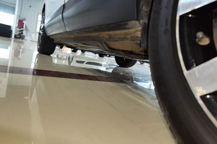 Used Skoda Karoq 2021 TSI280 Luxury Edition Left Side Sill