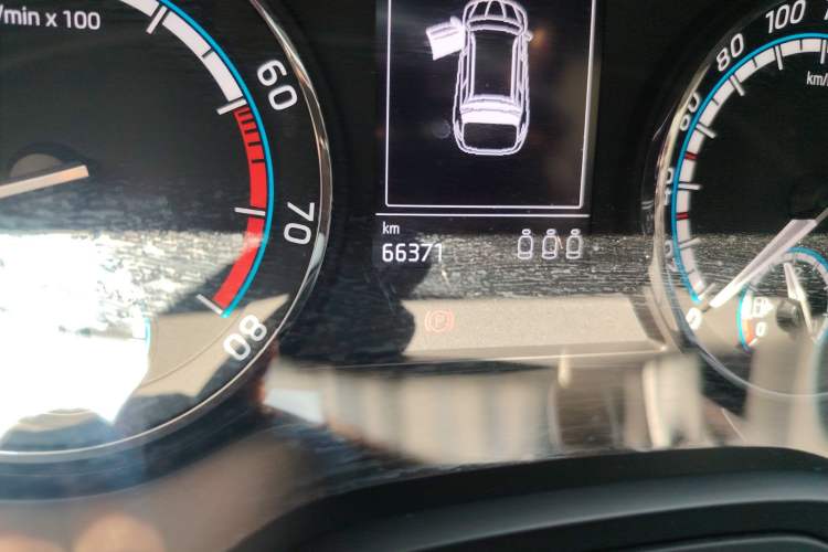 Used Skoda Karoq 2021 TSI280 Luxury Edition Odometer Close Up